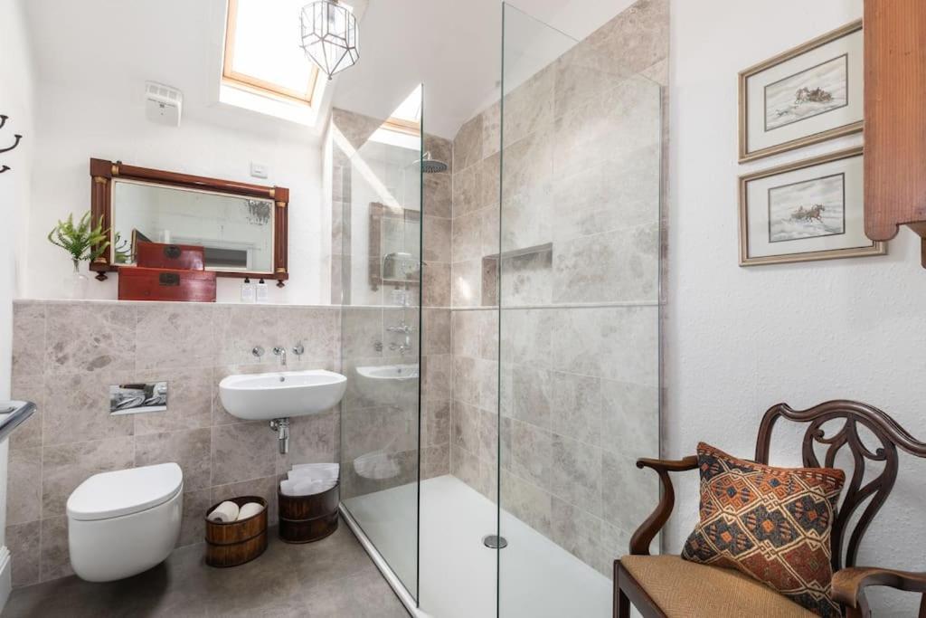 Sarah'S - A Townhouse Apartment In Georgian Holt Holt  Eksteriør bilde