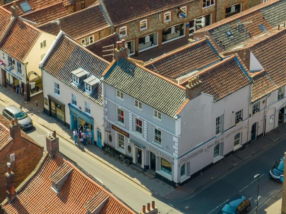 Sarah'S - A Townhouse Apartment In Georgian Holt Holt  Eksteriør bilde